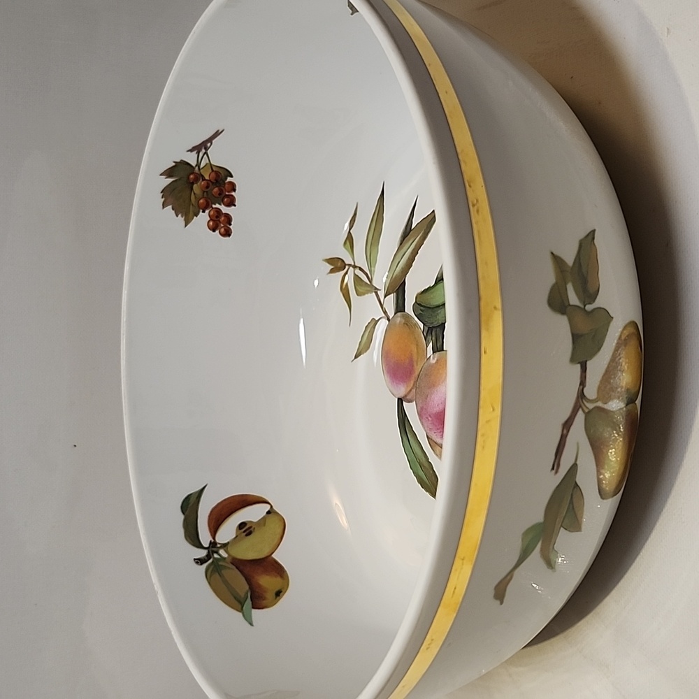Royal worcester evesham gold trim round Salad  serving bowl 10"
